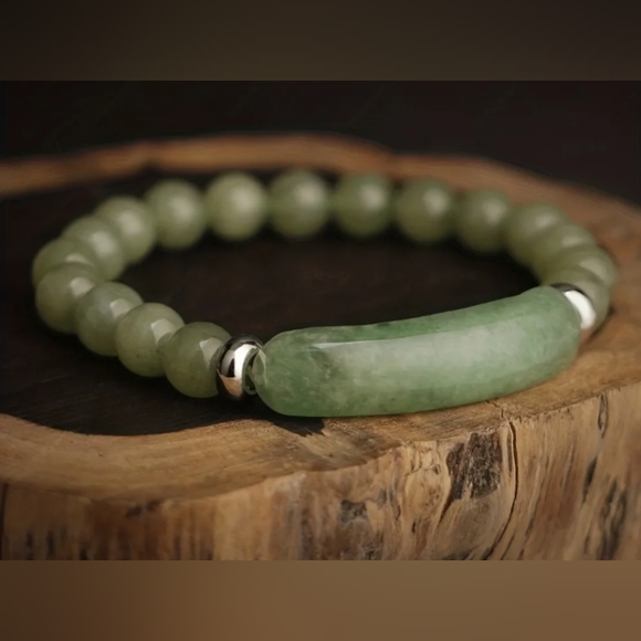 SOLD OUT Green Gem Beaded Bracelets - Picture 2 of 3